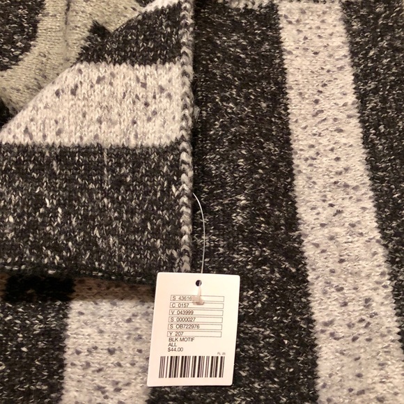 Urban Outfitters City Intarsia New York Scarf - Picture 4 of 6